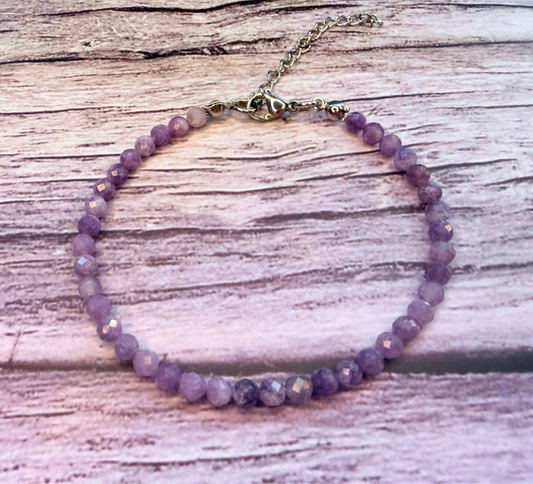 Lavender Lepidolite Bracelet – Calming Minimalist Gemstone Jewelry in Soft Purple Tones