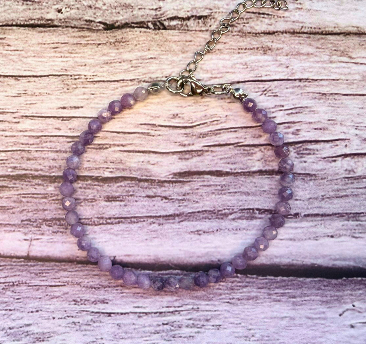 Lavender Lepidolite Bracelet – Calming Minimalist Gemstone Jewelry in Soft Purple Tones